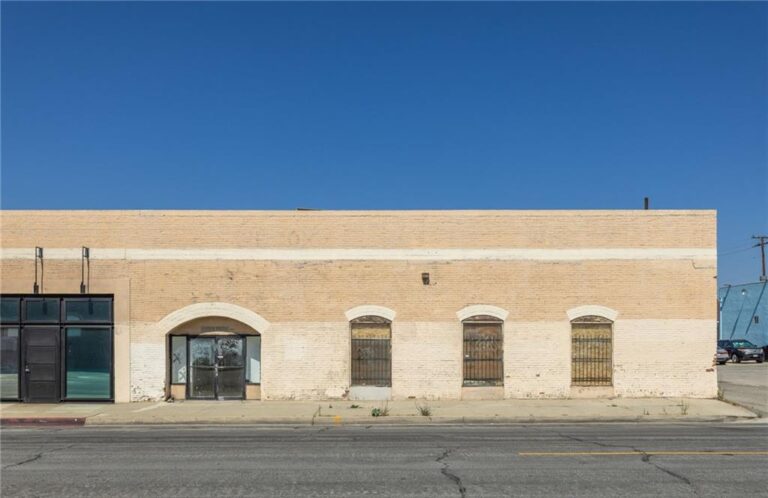 205 N Park Ave, Pomona